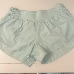 Size 6 lululemon low rise 2.5 inch lined hotty hots